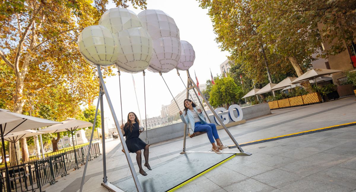 Columpio en el centro de Santiago