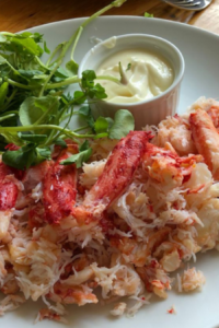 Mesón de la Patagonia y su plato centolla fresca