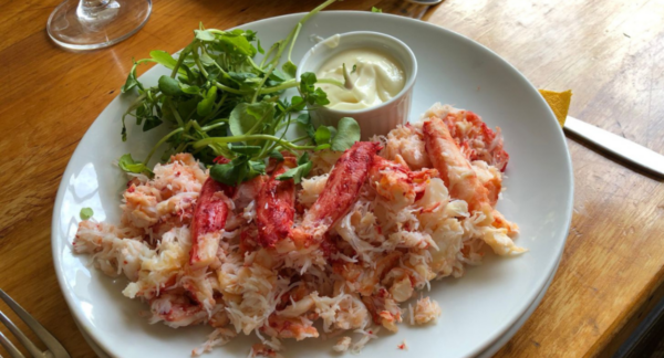 Mesón de la Patagonia y su plato centolla fresca