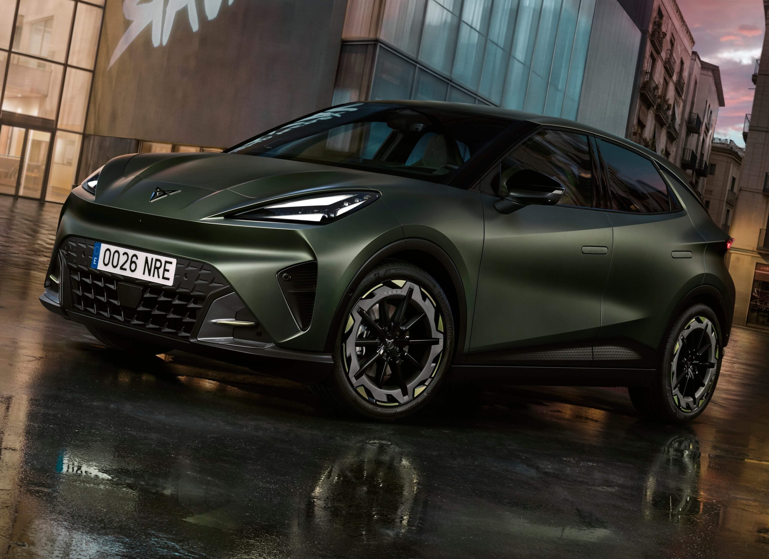 Rebeldes con causa: el nuevo CUPRA Raval y el difícil arte de ser distinto en la ciudad