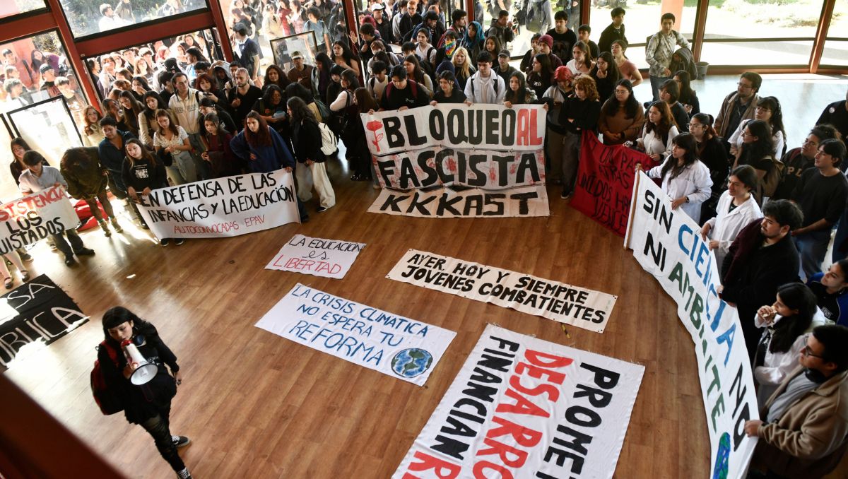 Habla la Federación de Estudiantes de la Universidad Austral: “Ningún integrante de la directiva tuvo participación en la agresión a la ministra”