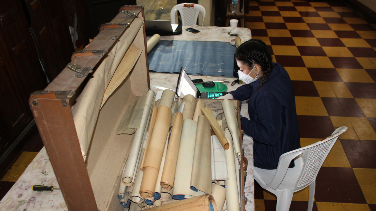 Investigadores de la U. Central encuentran 130 planos de Ricardo Larraín Bravo en la Basílica de los Sacramentinos