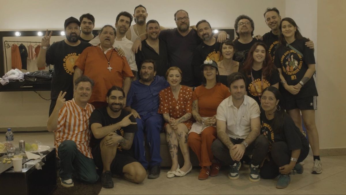 El inesperado backstage de Mon Laferte con 31 minutos y su aparición en conjunto en México: “Su hijo es fanático y quería ver el show”