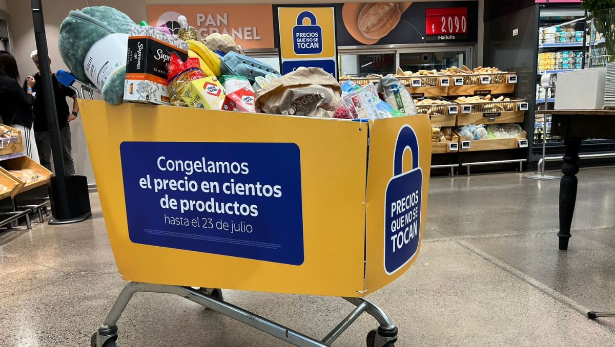Walmart Chile anuncia congelamiento de precios de 2 mil productos hasta julio: incluye alimentos de consumo diario en 403 locales y ventas online
