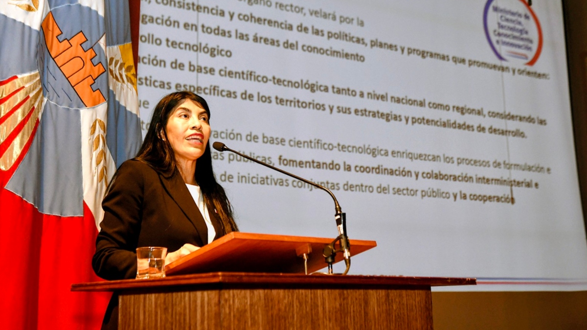 Ministra Lincolao: “Nosotros nunca anunciamos que íbamos a cortar Becas Chile”