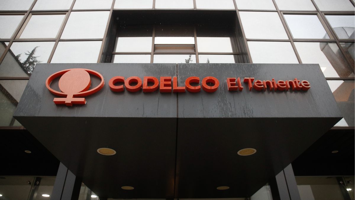 Codelco y las contratistas Salfacorp, Zublin, Gardilcic, fueron multadas por derrumbe en El Teniente: subcontratadas deberán pagar cuatro veces más que la estatal