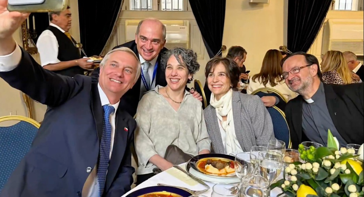 Kast almuerzo ecompañeros