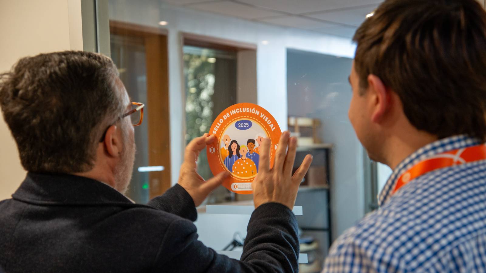 Solo diez instituciones tienen el Sello Naranja: cómo la Biblioteca Central para Ciegos busca mejorar la inclusión en Chile