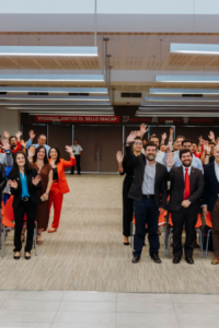 Participantes y gerentes de Coca Cola en el Proyecto Impulso