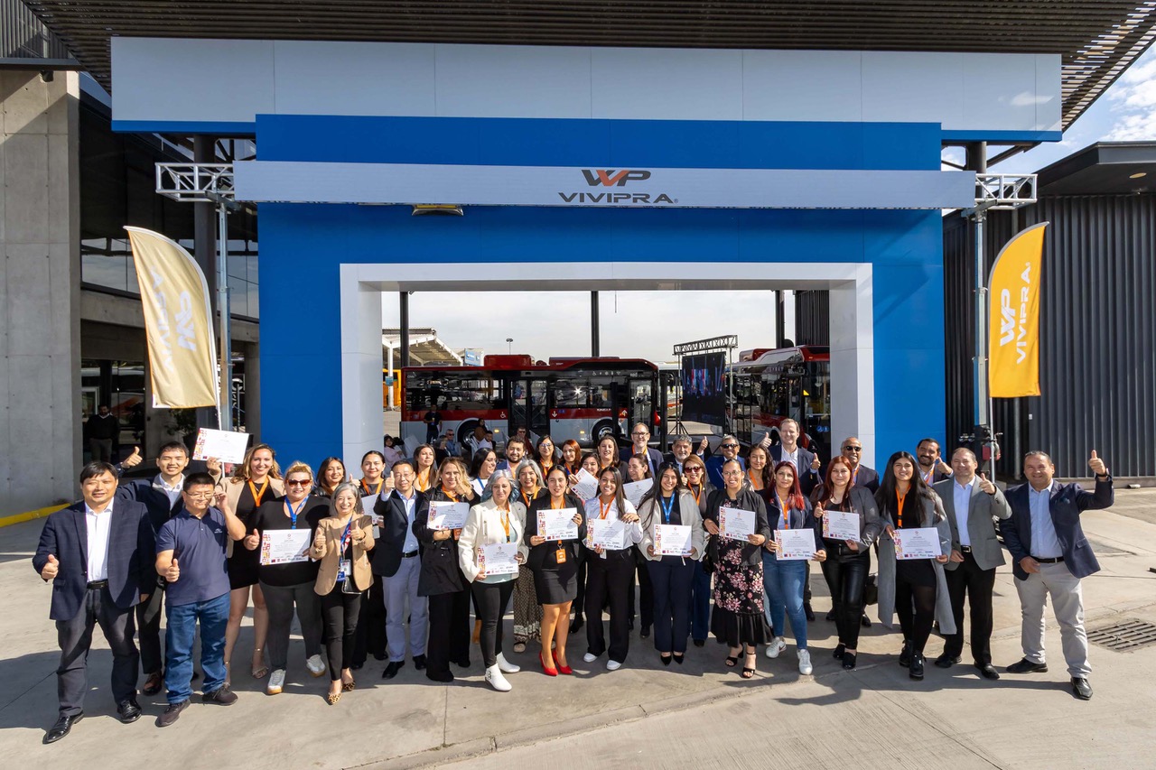 conductoras de buses, mujeres al volante, equidad de género en el transporte, participación femenina transporte público, incorporación de mujeres en el transporte