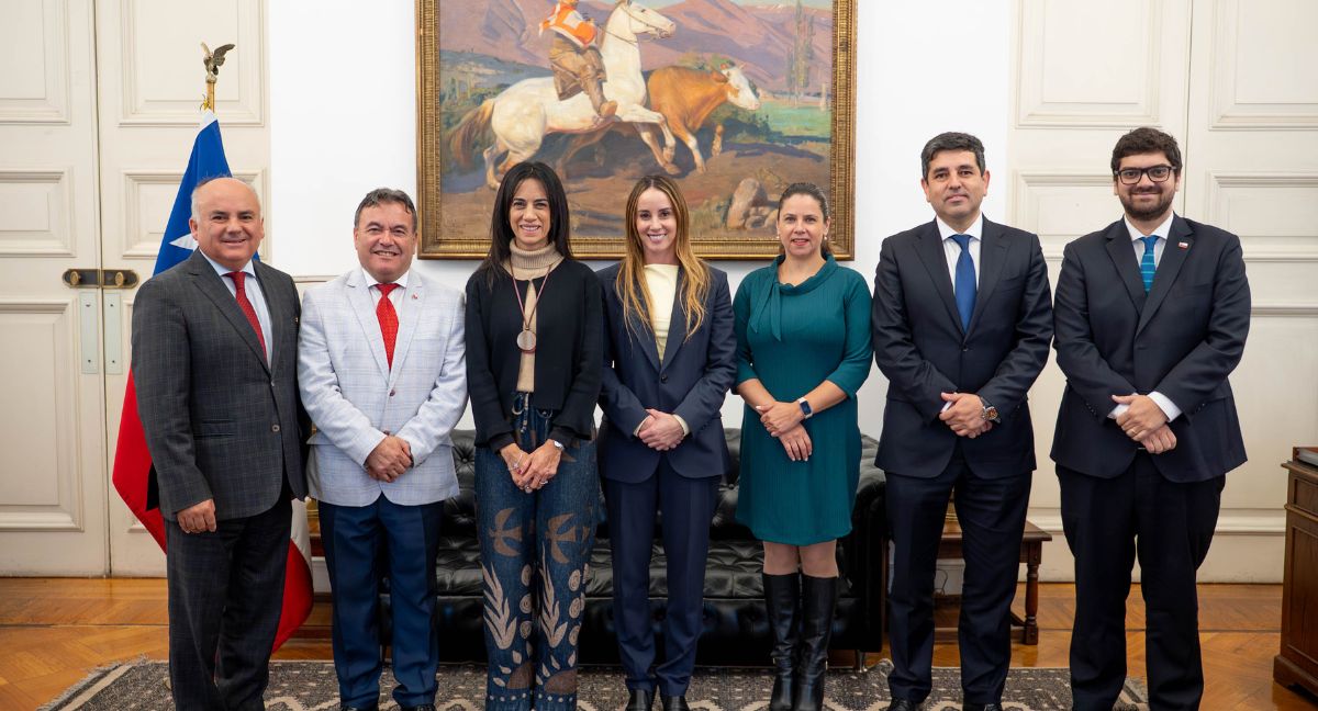 Vocera Mara Sedini con diputados RN