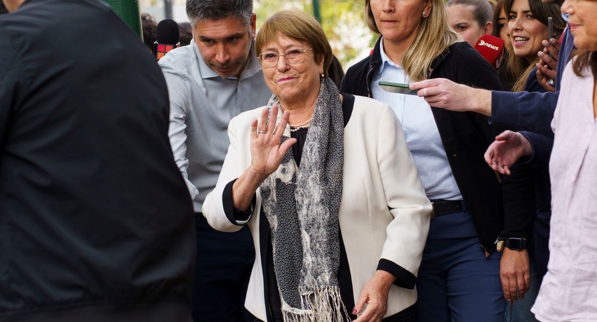 Quiénes son los funcionarios de la embajada de Chile en la ONU que colaboraron con Bachelet y que están en la mira de La Moneda