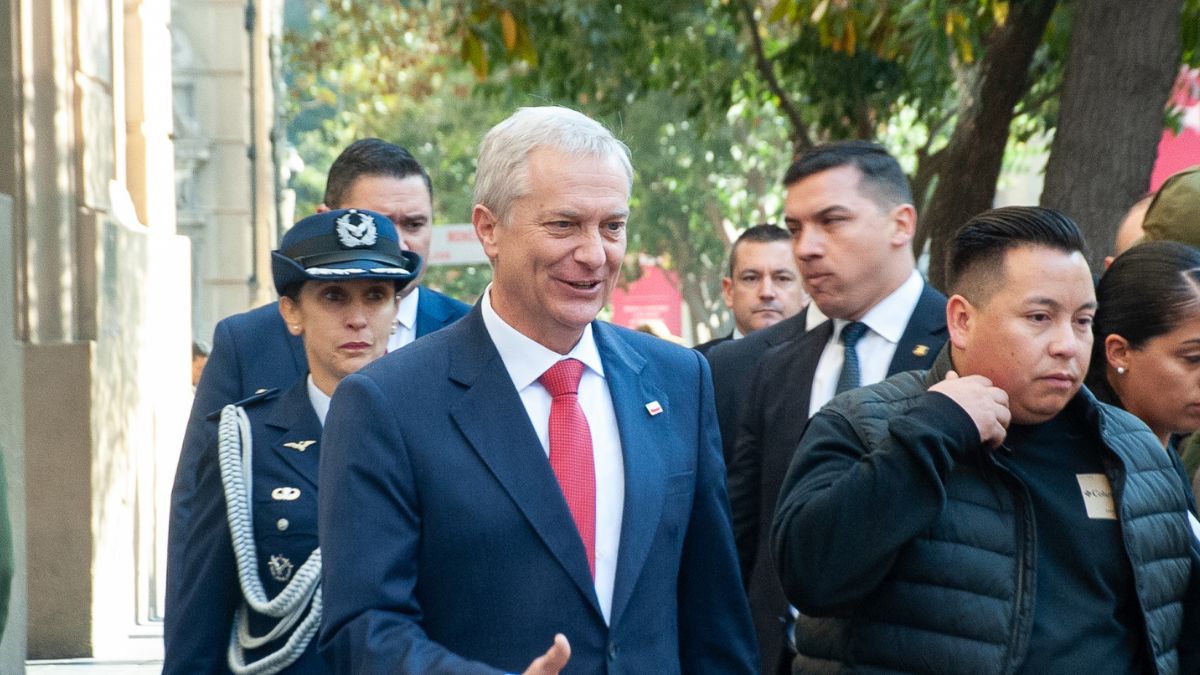 El mea culpa de Kast por polémico almuerzo: “Está claro que cometí un error por desconocimiento. Nadie puede ser invitado a almorzar…”