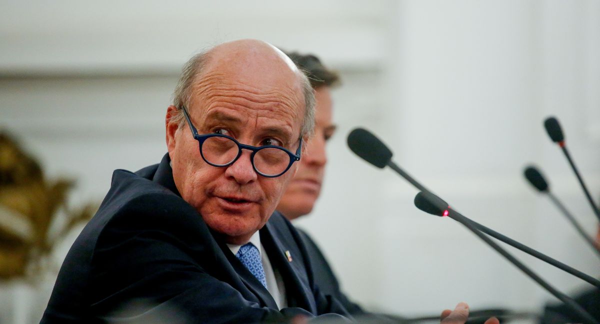 “Estamos dando una orientación de en qué fijarse para lo que viene en el futuro”: Quiroz aborda oficio enviado a ministerios con 142 programas a descontinuar