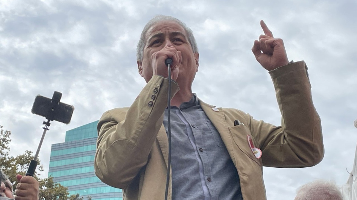 Colegio de Profesores y el instructivo de Hacienda: “Mientras Kast invita a almorzar a sus amigos a La Moneda, le quiere quitar la alimentación a los estudiantes”