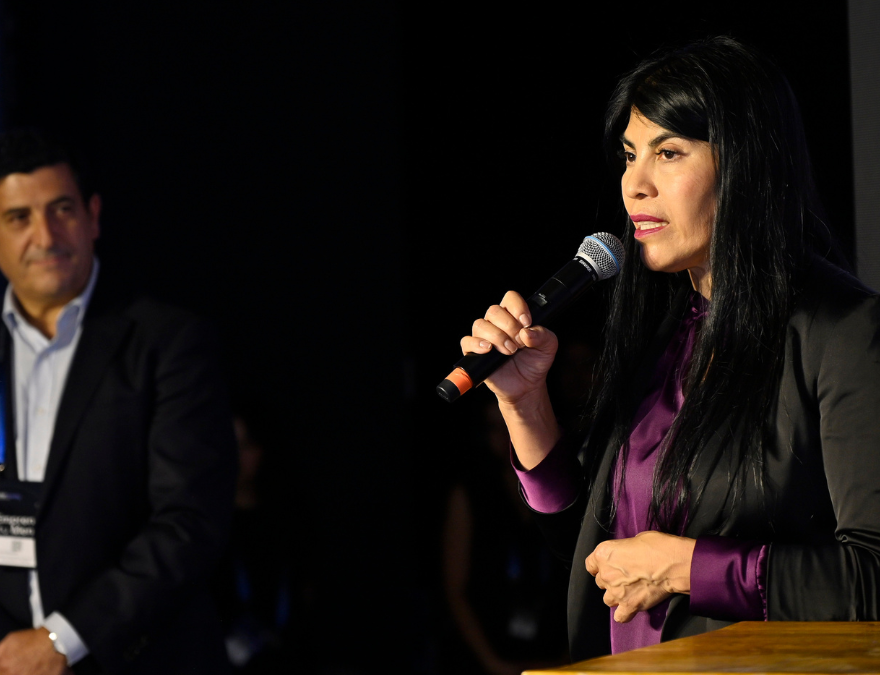 Persona hablando en el EtMtuesday