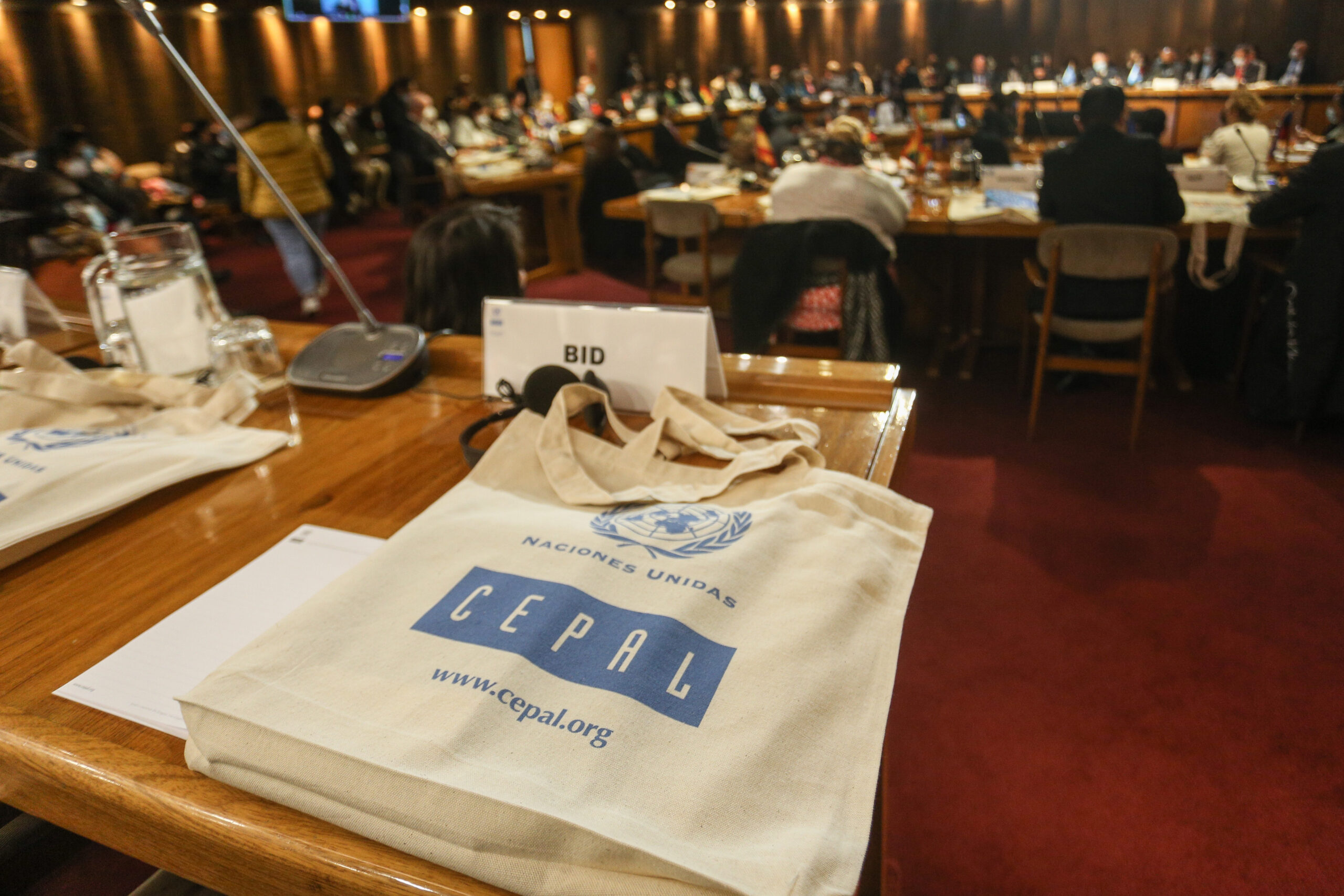 CEPAL recortó a 2% proyección de crecimiento para Chile este año en medio de un escenario de conflictos geopolíticos