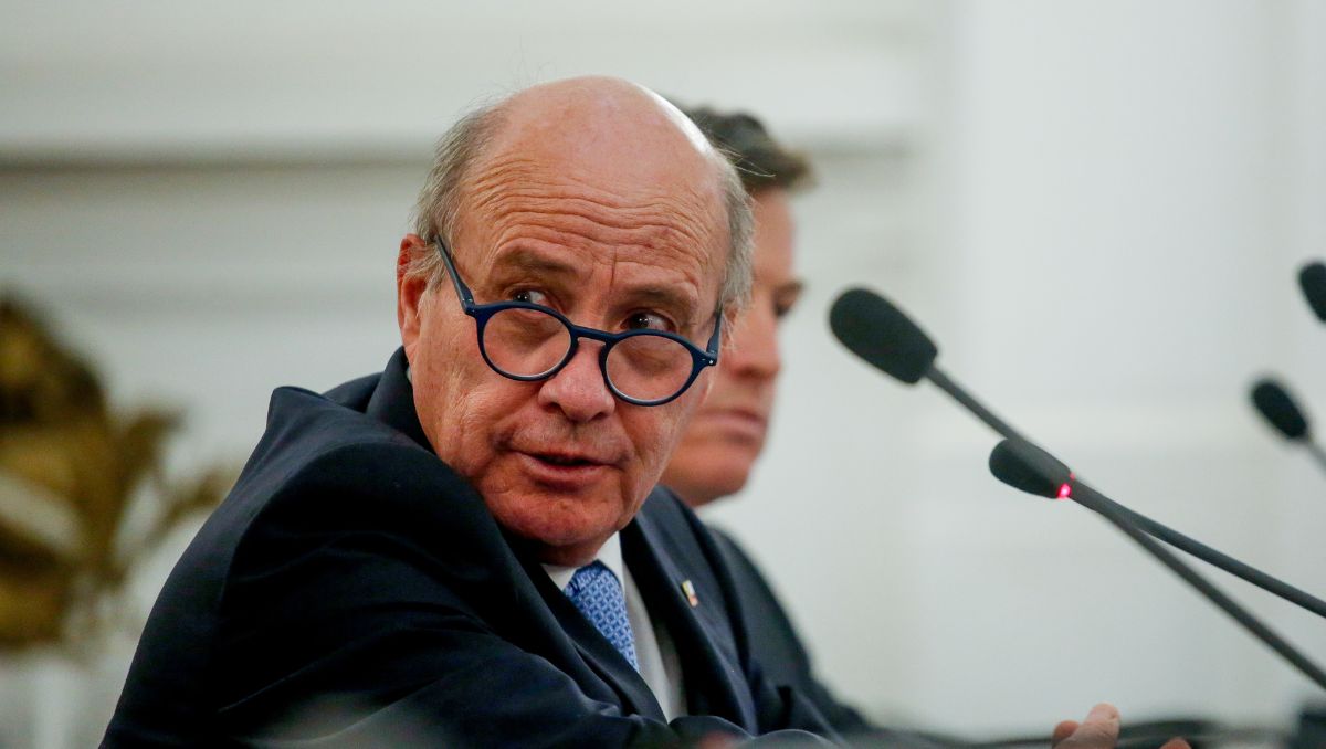 Quiroz aborda polémica sobre oficios, dice que el término descontinuar fue usado por comisión de Marcel y acusa “algún funcionario, a lo mejor encontró buena idea filtrarlo”