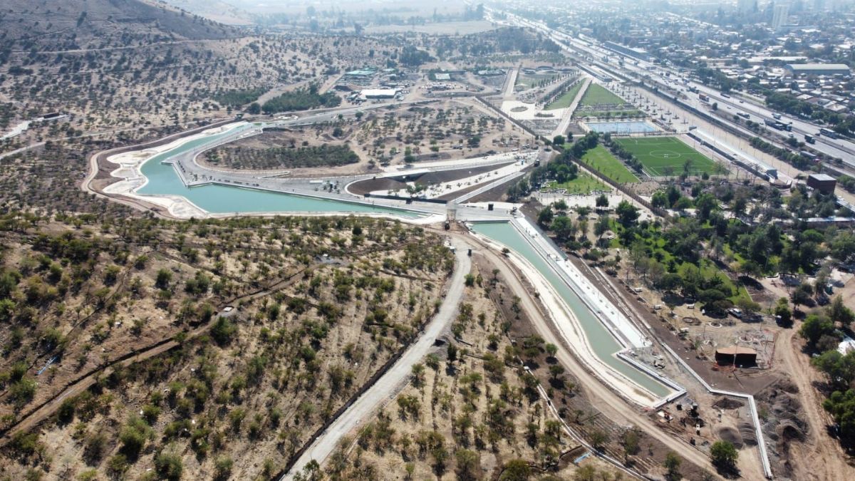 Las lagunas comienzan a llenarse en San Bernardo y el proyecto Cerro Chena entra en su recta final: Parque Metropolitano Sur alcanza 86% de avance y apunta a inaugurar en agosto