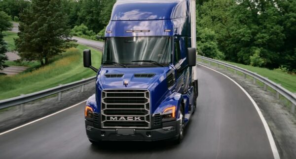 nuevo Mack Anthem