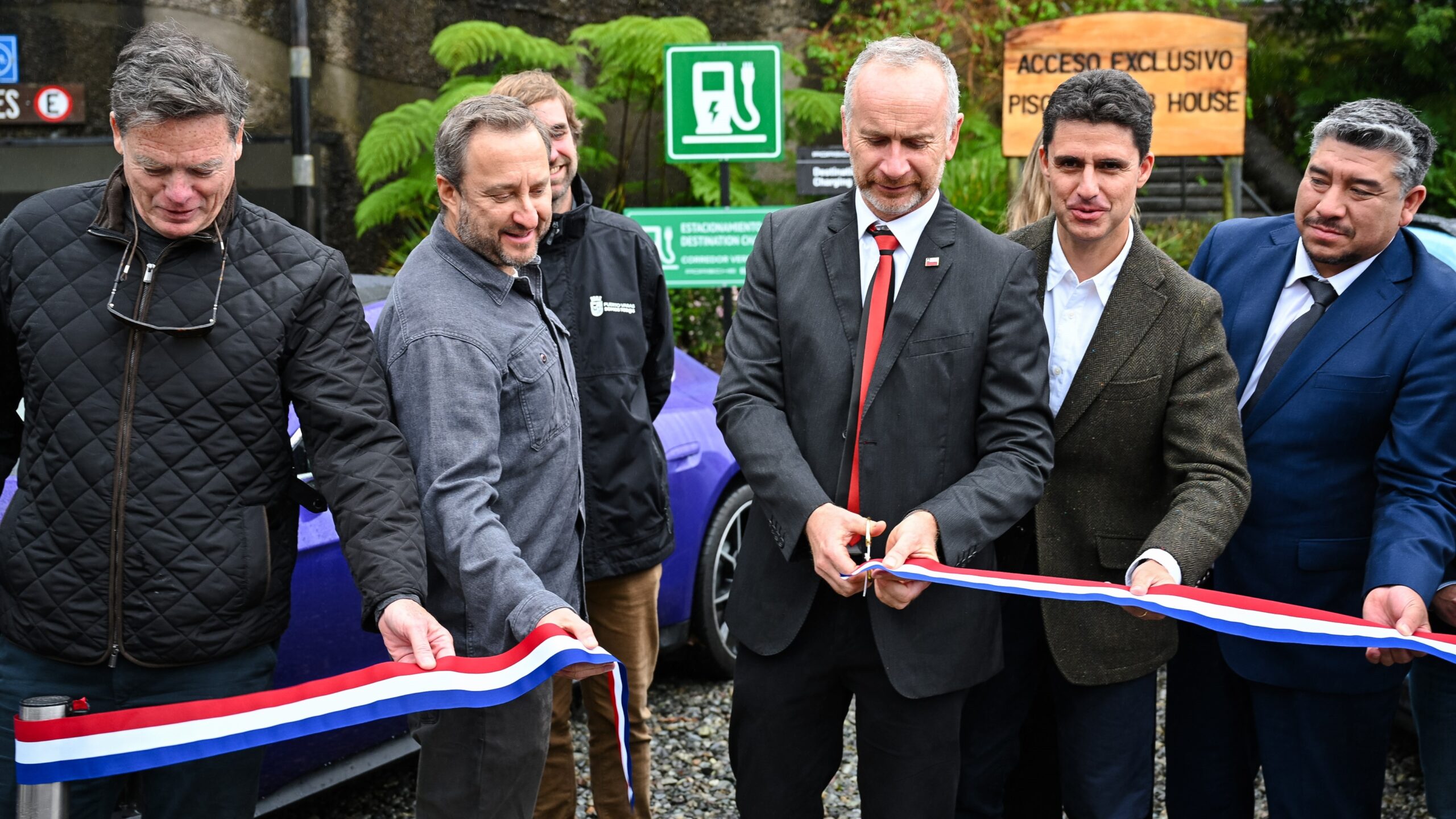 carga eléctrica en ruta