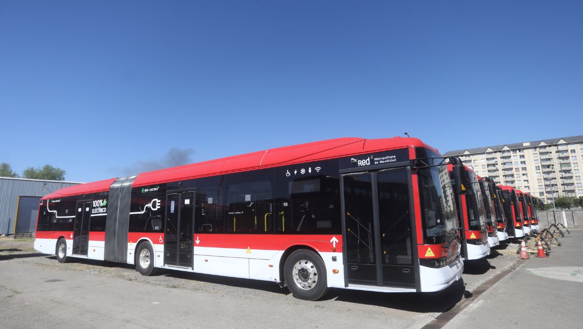 Transportes anuncia que desde esta noche en Santiago dejarán de circular buses articulados en horario nocturno
