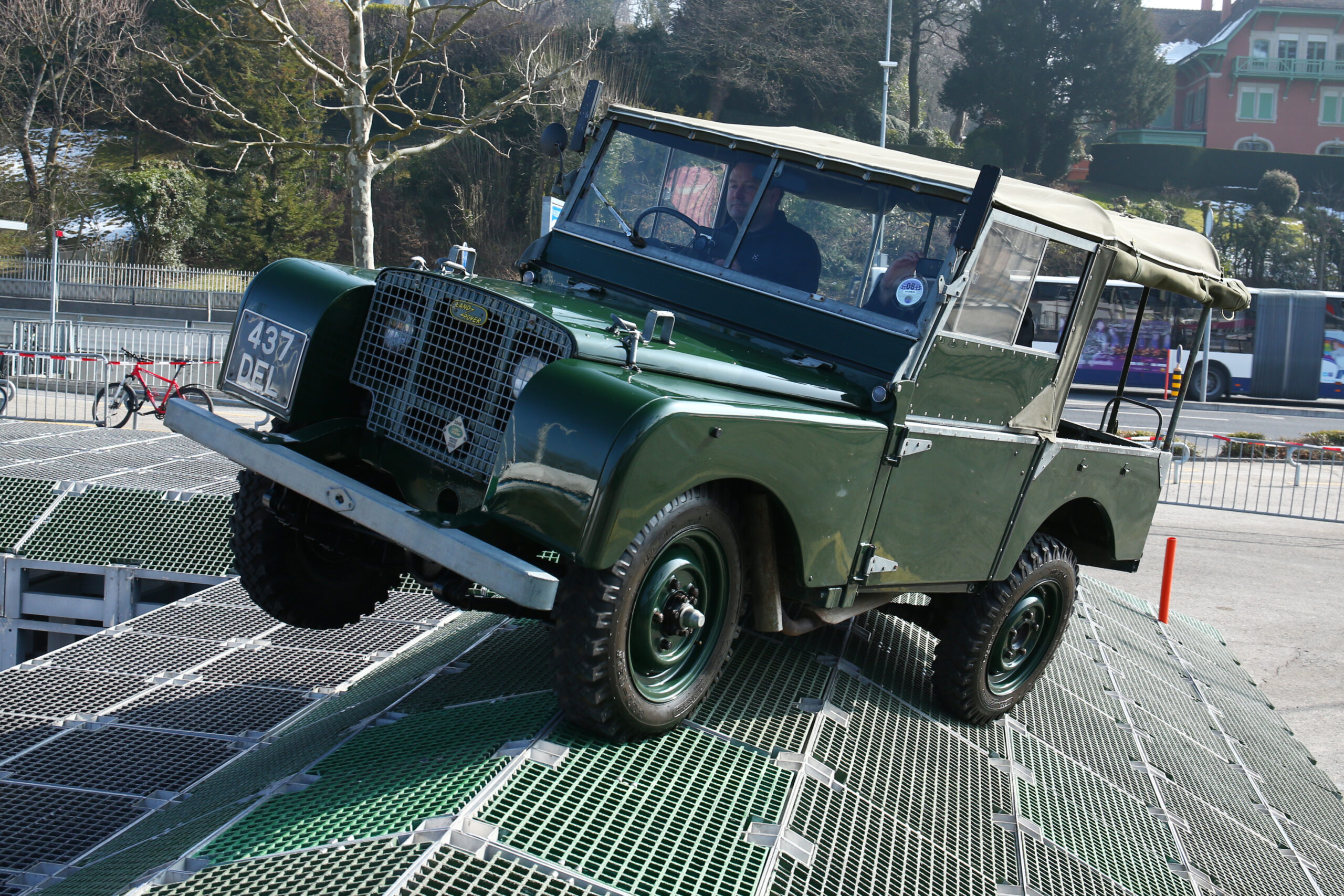 Land Rover Series I: el vehículo que nació del barro y los aviones de guerra