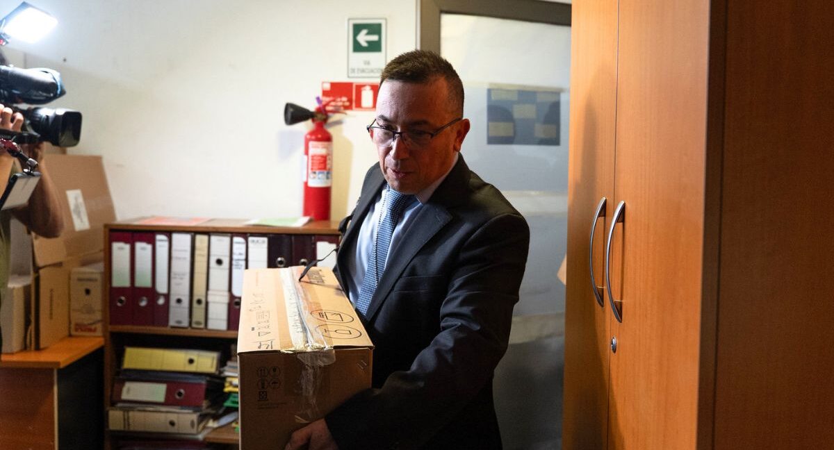 Incautan computadores en Peñalolén