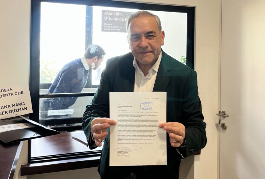 Senador Fidel Espinoza presenta denuncia por compra de terreno en la frontera