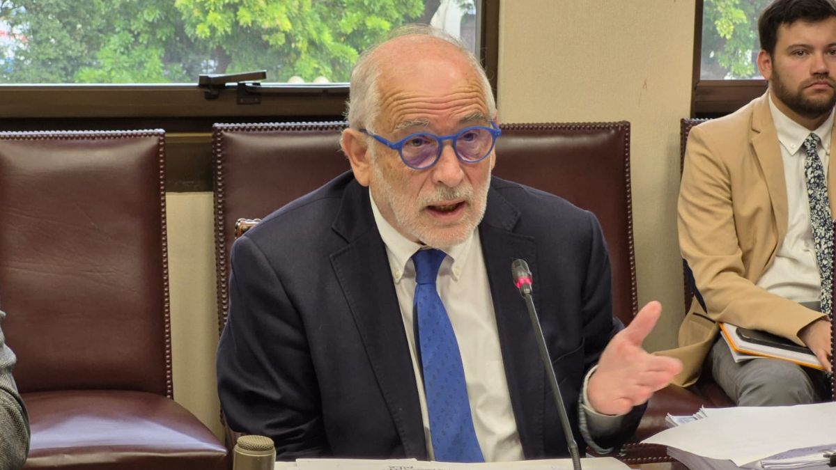 La defensa de Carlos Montes al Plan de Emergencia Habitacional: “Interpretar sobreprecio es como decir que el Estado está en quiebra: no es verdad”