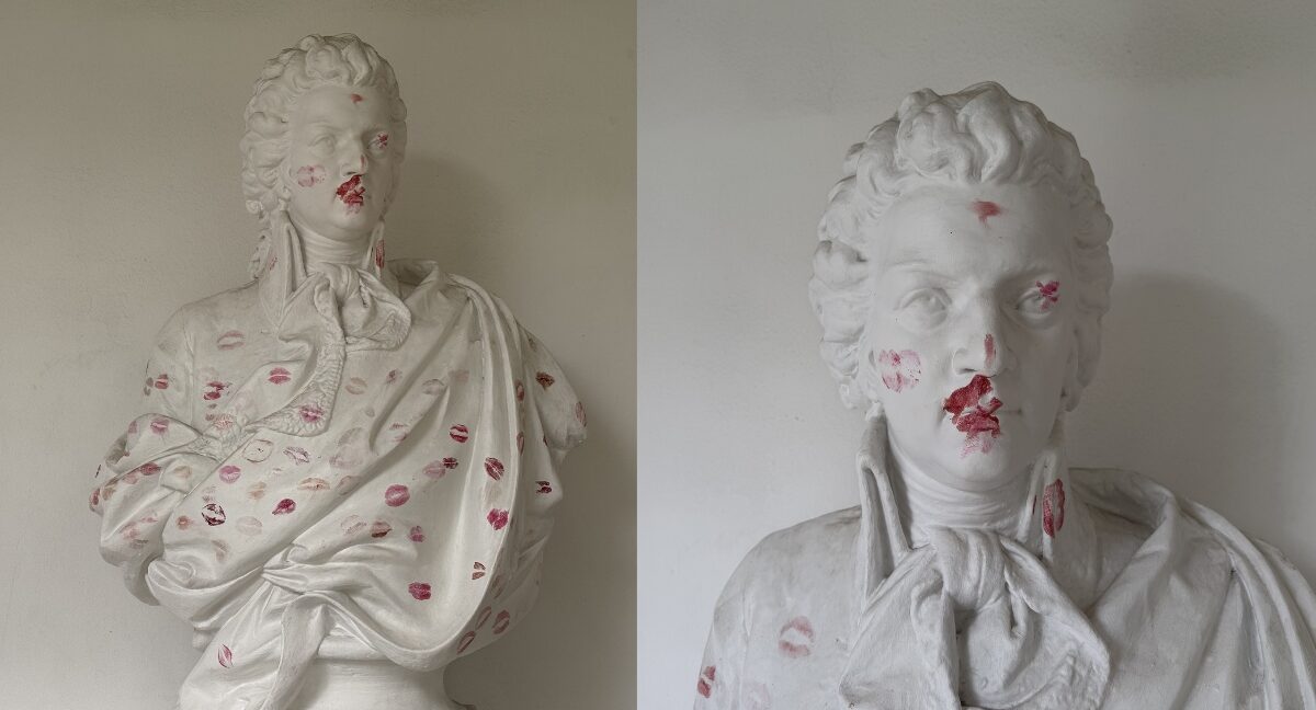 Busto de Mozart con besos