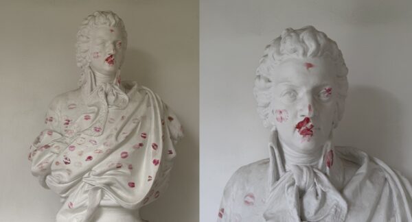 Busto de Mozart con besos