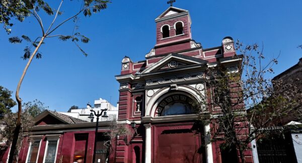Iglesia de la Veracruz, incendiada en el estallido social