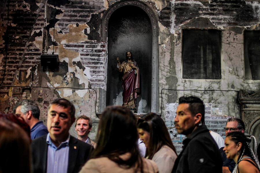 Iglesia quemada en el estallido social
