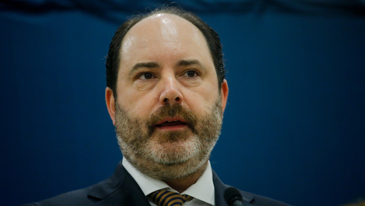 Ministro del Trabajo responde a dudas por subsidio al empleo tras alerta del CFA: “Se van a revisar”