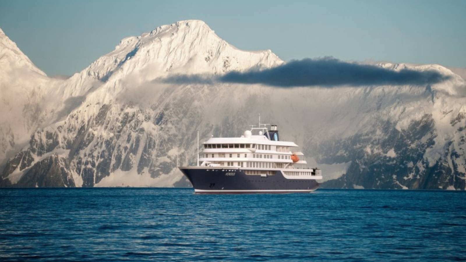 “Es extremadamente rara” y está presente en Chile: Qué es la variante Andes del virus Hanta que causó la muerte de tres personas en lujoso crucero