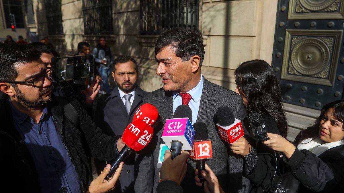 Tras encuentro con Quiroz: Parisi pone paños fríos y reabre posibilidad de acuerdo entre el PDG y el Gobierno