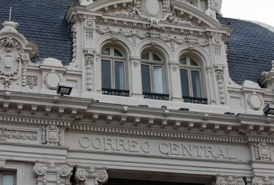 Edificio del Correo Central en Santiago
