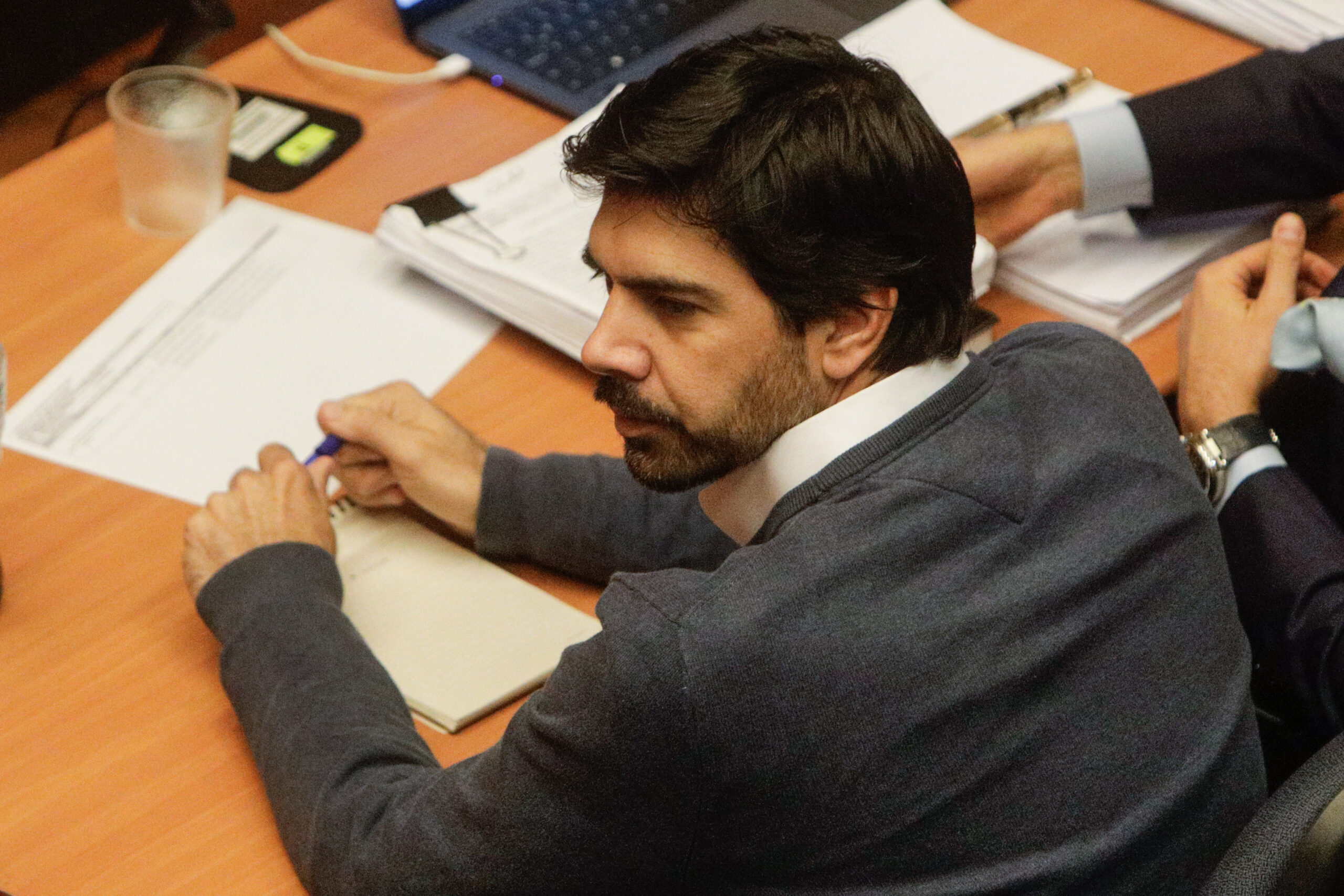 Las claves del caso Lavín: las aristas de fraude al fisco y gestiones irregulares de campaña que dejaron en prisión preventiva al exdiputado UDI