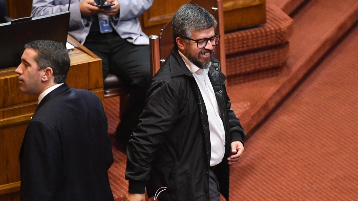 Plan “tsunami”: oposición no afloja en el tono y La Moneda llama a los ministros a pronunciarse en contra de la estrategia de indicaciones masivas a la megarreforma