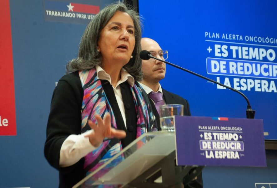 Ministra May Chomali por recortes en Salud