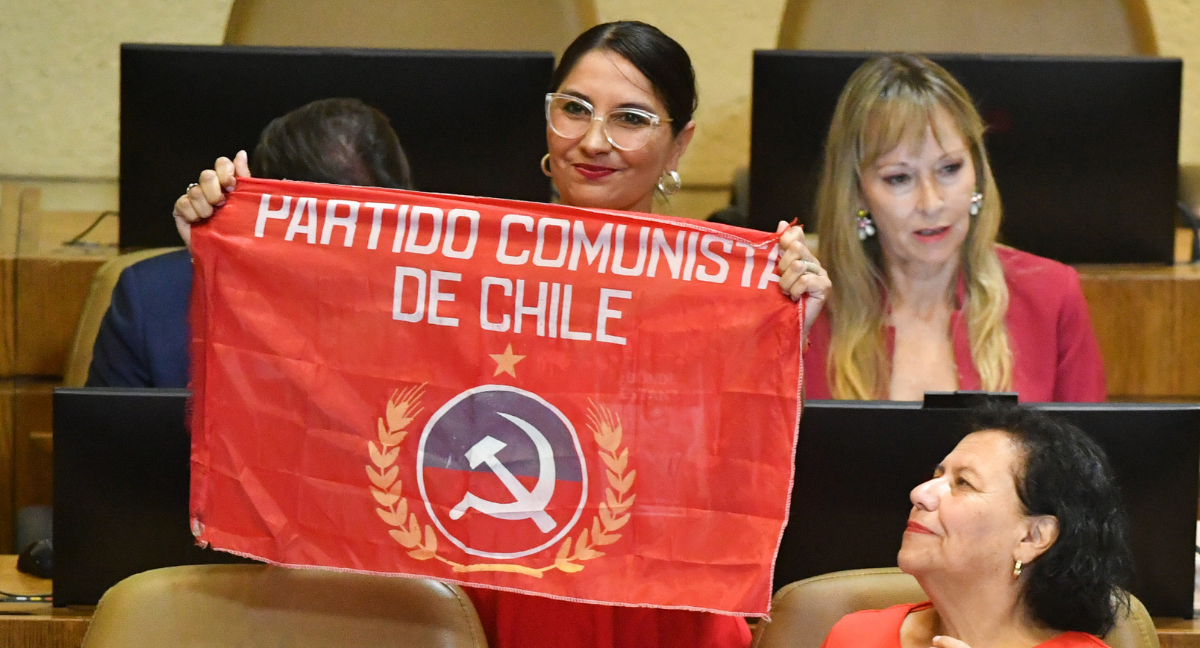 Diputada Castillo (PC) revive indefinición sobre Nicolás Maduro en el partido: “Fue el secuestro de un presidente constitucionalmente electo”