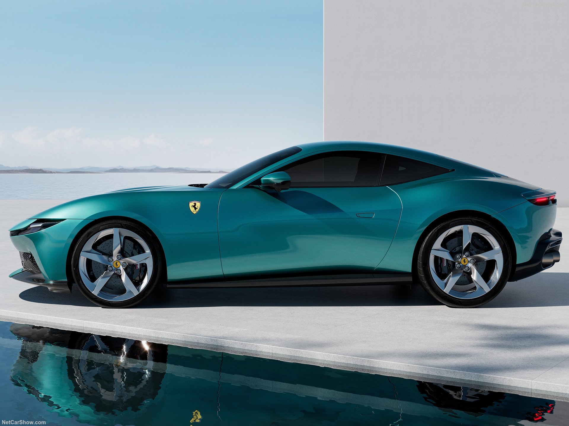 https://www.theclinic.cl/2026/03/13/el-cielo-como-techo-maranello-como-origen-llega-el-ferrari-amalfi-spider/
