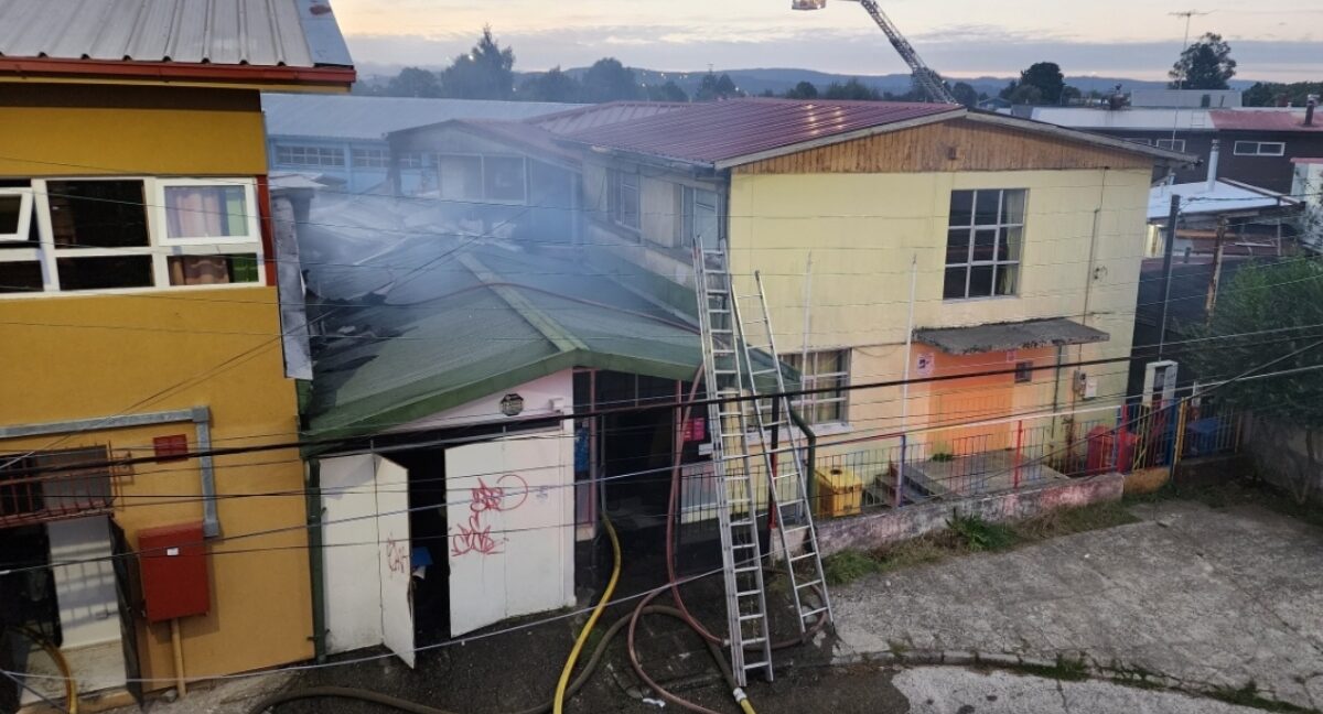 Escuela para personas ciegas en Valdivia incendiada