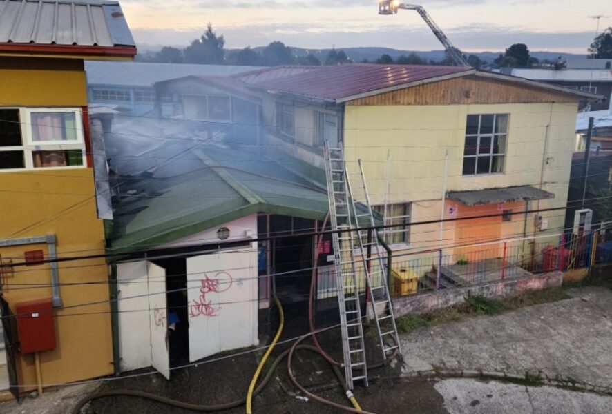 Escuela para personas ciegas en Valdivia incendiada