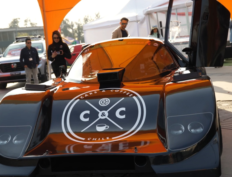 Autos de Movicenter en el evento con Mercado Libre Vehículos