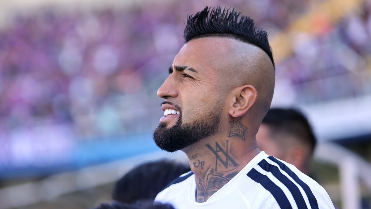 “Estoy tan acostumbrado que de verdad ahora me río”: La particular reflexión de Vidal tras su convulsionada semana en la previa del clásico ante la UC