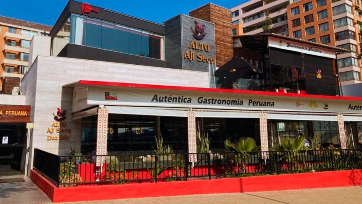 “Siempre son los mismos”: La pesadilla de restaurante peruano de Las Condes que ha sufrido cinco robos en un mes y el temor a un cierre definitivo