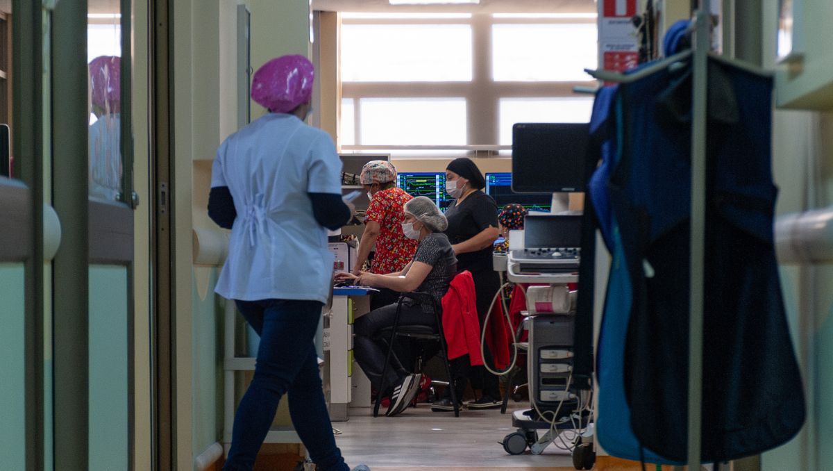 Radiografía a la atención migrante en el sistema de salud: representan el 1,76% de las consultas médicas, pero uno de cada cinco partos en Hospitales