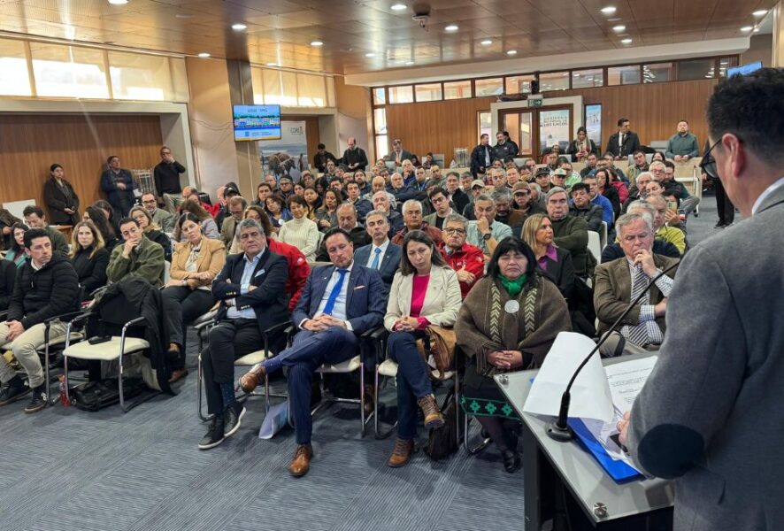 Subsecretario Urrutia inauguró el encuentro.